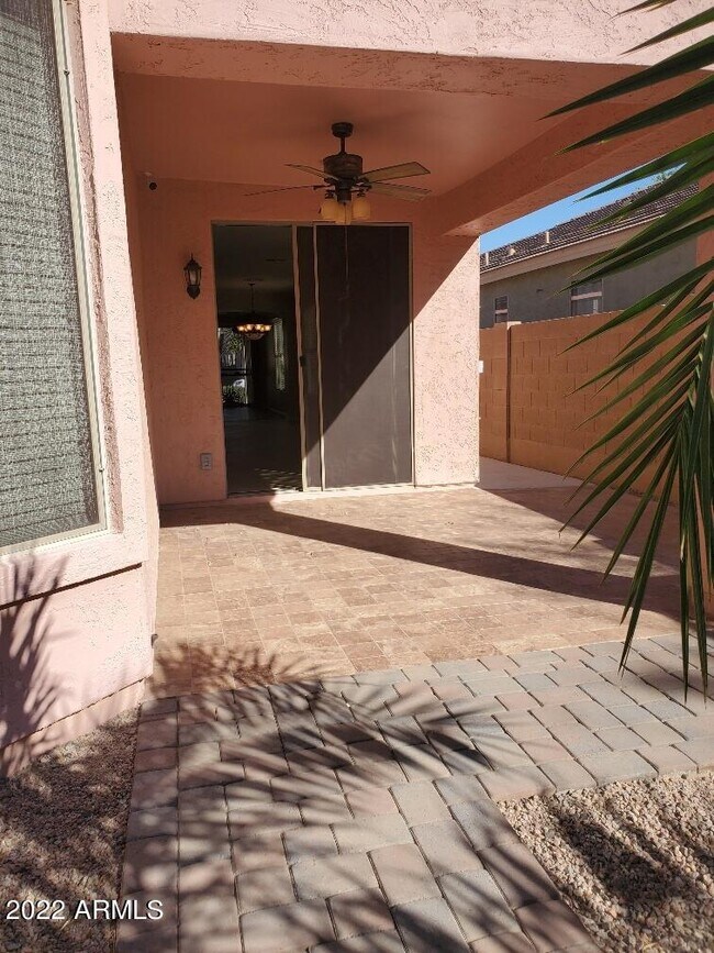 Building Photo - 46059 W Barbara Ln