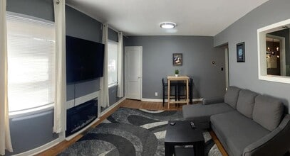 Building Photo - 2 Bedroom Apartment In Great Location!!