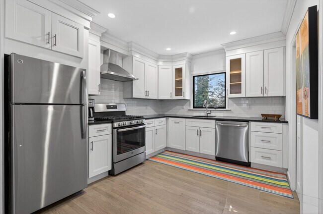 Building Photo - 2 Prospect Ave