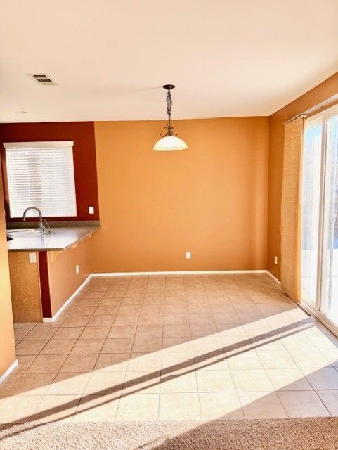 Building Photo - 1844 Paradise Way