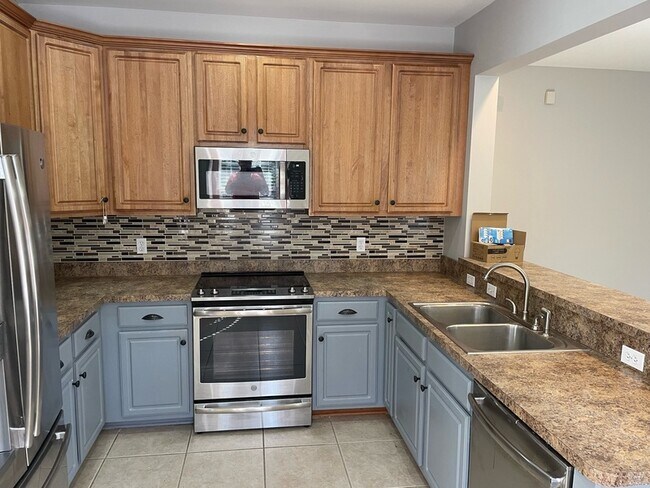 Building Photo - 1325 Stone Rd