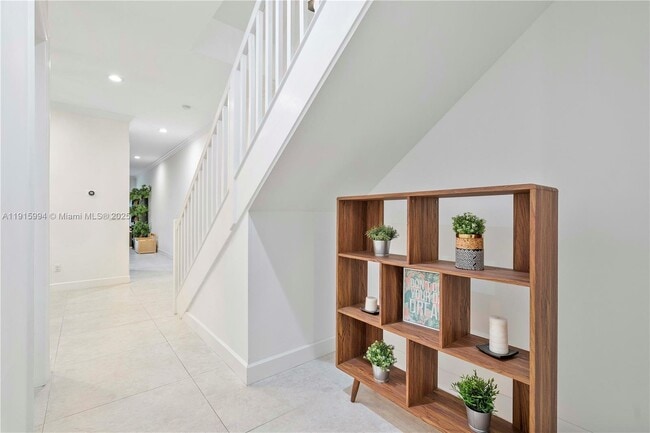 Building Photo - 217 SW 11th St