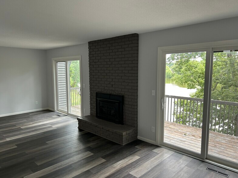 Living room - 2706 Mackubin St