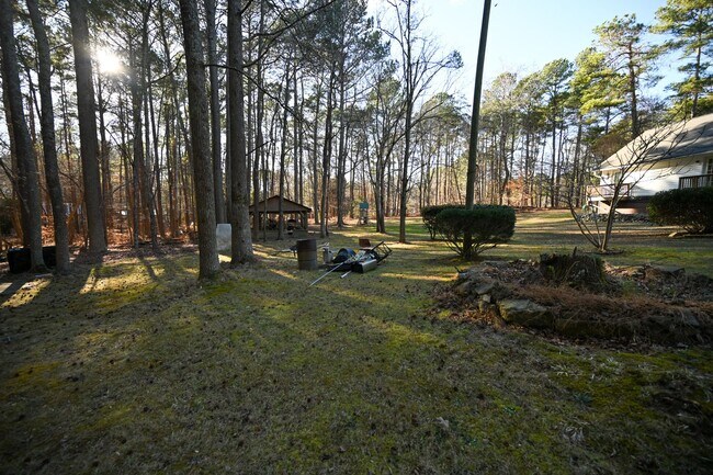 Building Photo - Stunning 3BR / 3BA Home on 2.48 Acres – Hillsborough, NC