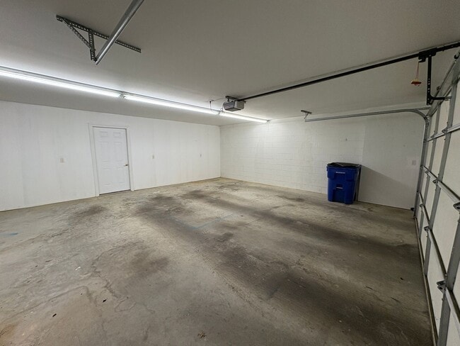 Building Photo - 630 Oak Tree Blvd NW