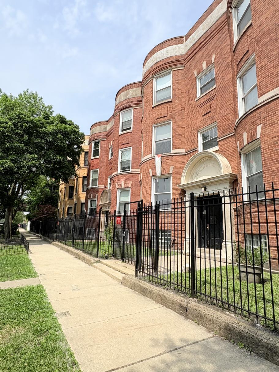 Building Photo - 4013 S Calumet Ave