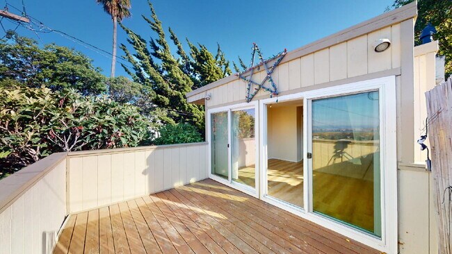 Building Photo - Exceptional Brisbane Home Offering Space, Style & Sunsets