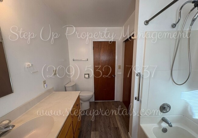 Building Photo - Charming 3-Bedroom Home in Tuolumne, CA – ...