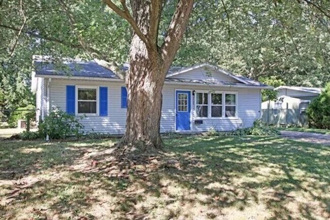 Building Photo - Charming, remodeled 3-Bed/1-Bath Parchment ranch style home with enclosed yard and garage