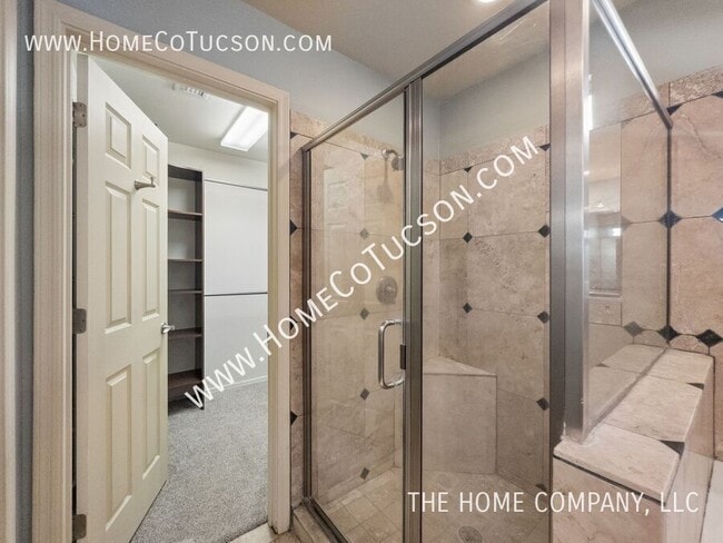 Building Photo - 5749 E Bellow Ln