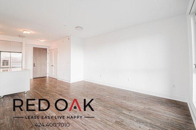 Building Photo - 1168 S Barrington Ave