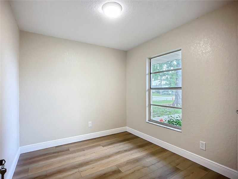 Building Photo - 6511 3rd Ave NE