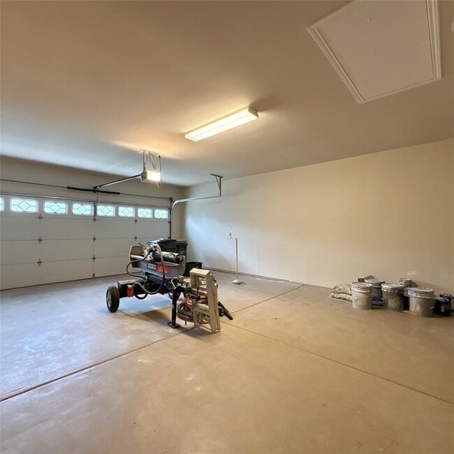 Building Photo - 109 Saddle Trail