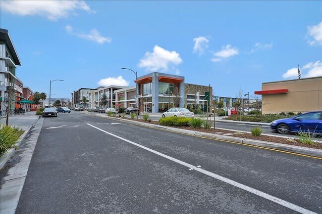 Building Photo - 890 White Moonstone Loop