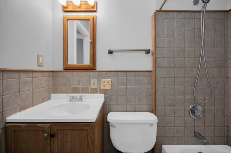 Building Photo - 834 Hermosa Ave