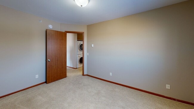 Building Photo - 2820 15th Ave NW