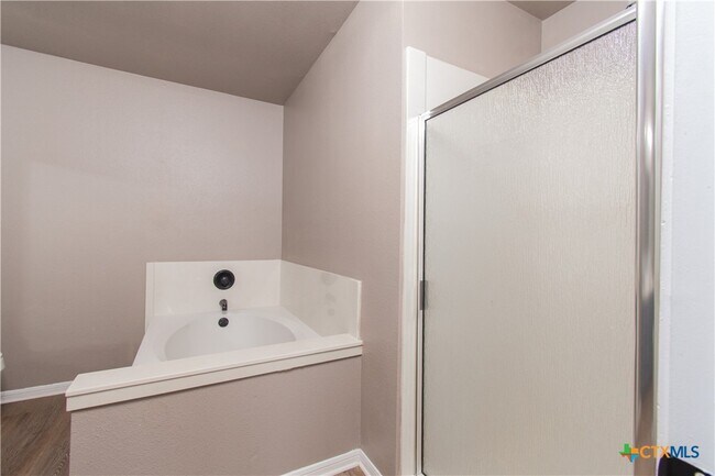 Building Photo - 4004 Bull Run Dr