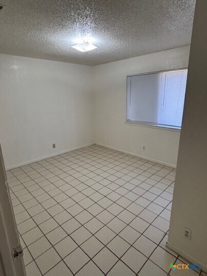 Building Photo - 3206 Tallwood Dr