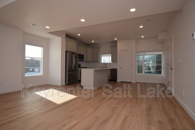 Building Photo - 4479 S 500 E