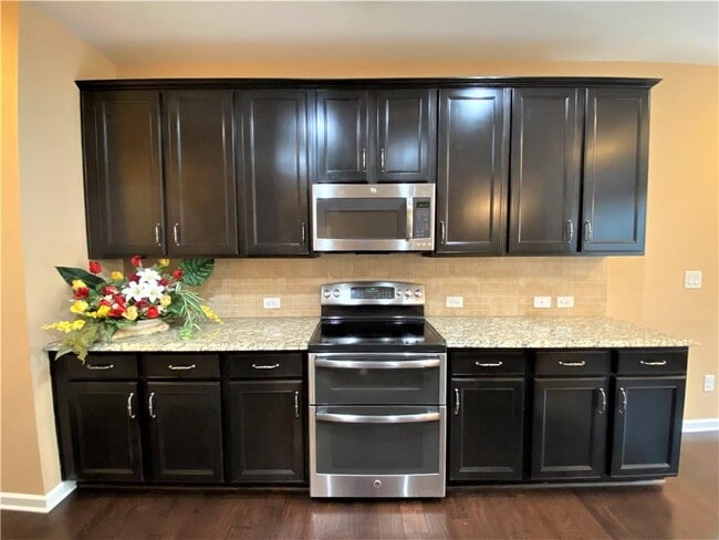 Building Photo - 2186 Hillview Dr NE
