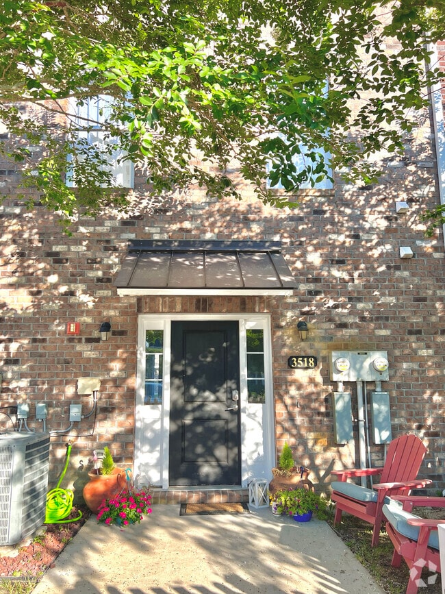 Building Photo - 3518 Saint James Ave