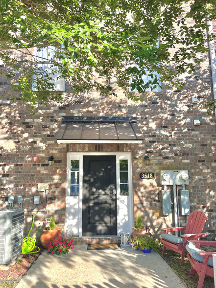 Primary Photo - 3518 Saint James Ave