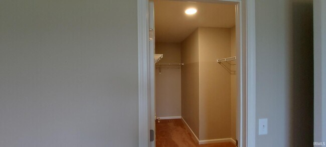 Building Photo - 13575 Crescent Ridge Dr