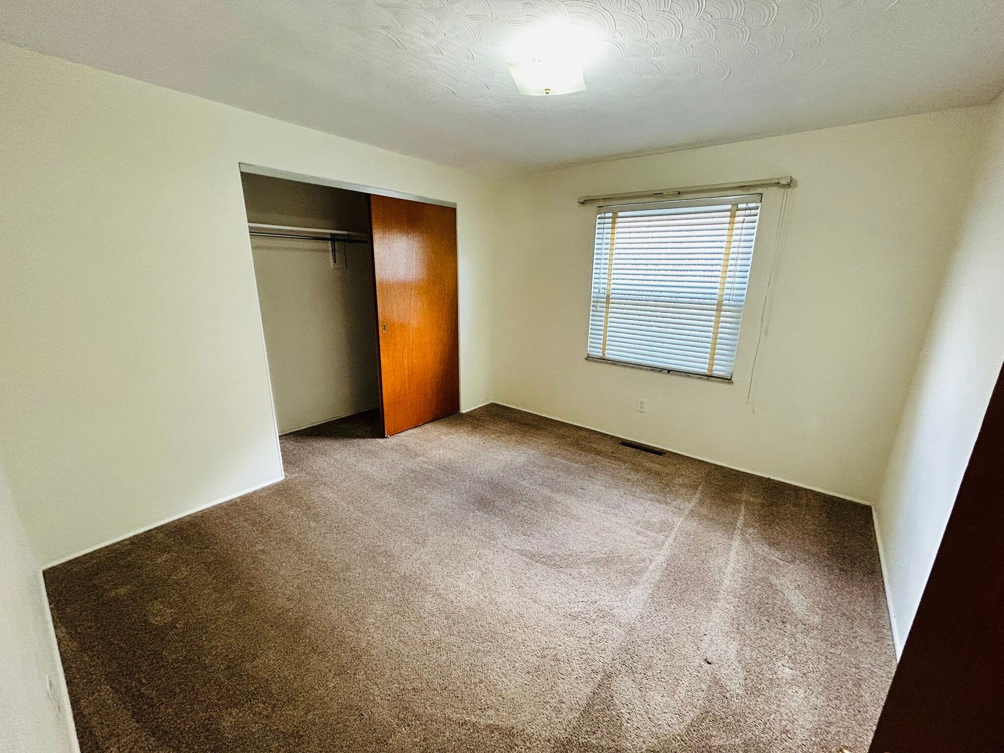 Front bedroom - 3131 Hassler St