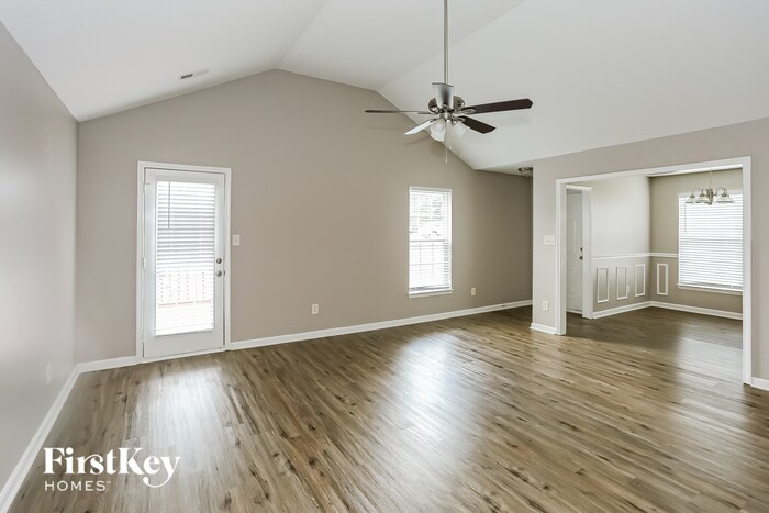 Building Photo - 933 Milkwood Ln