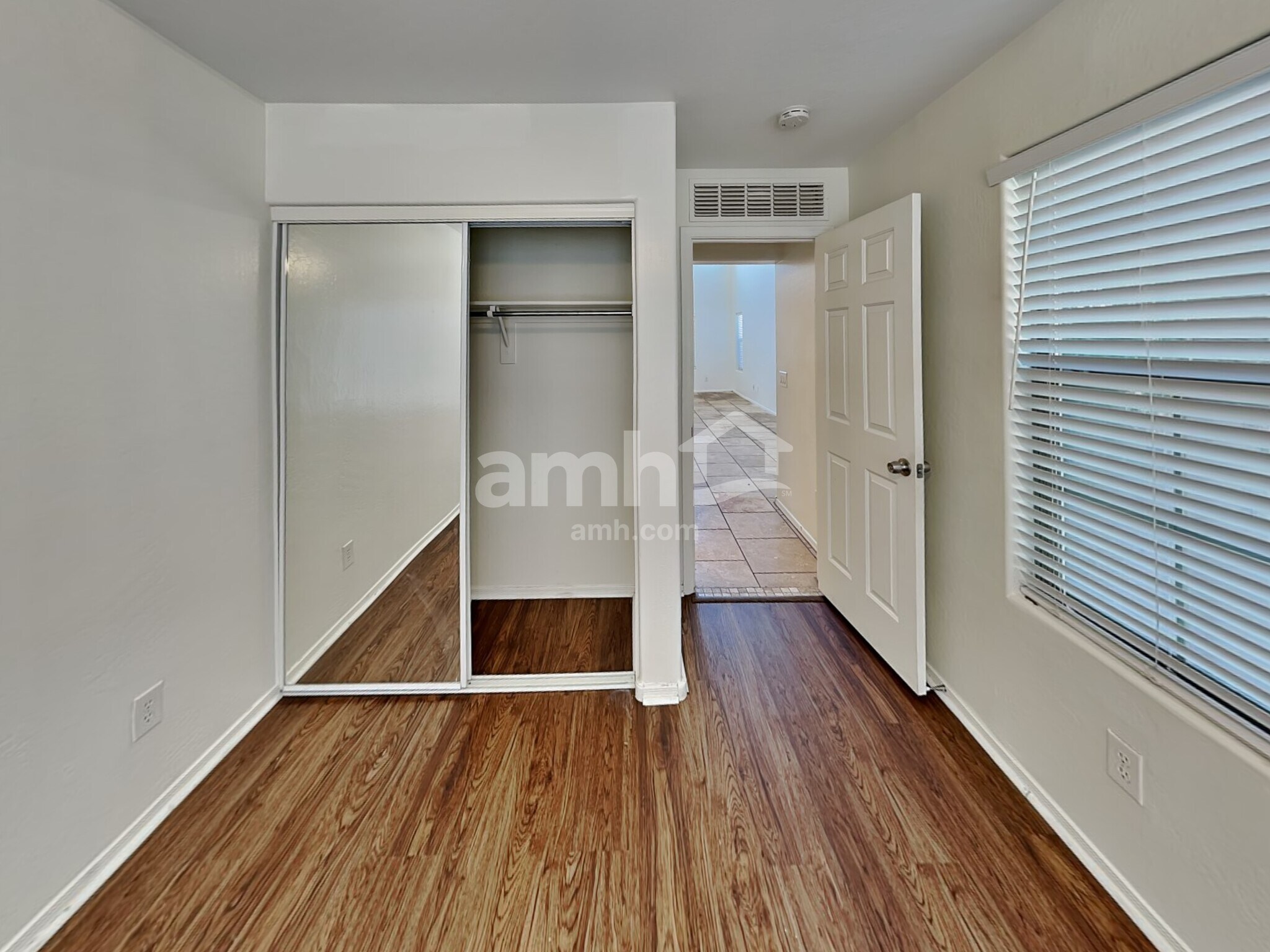 Building Photo - 349 E Maddison St