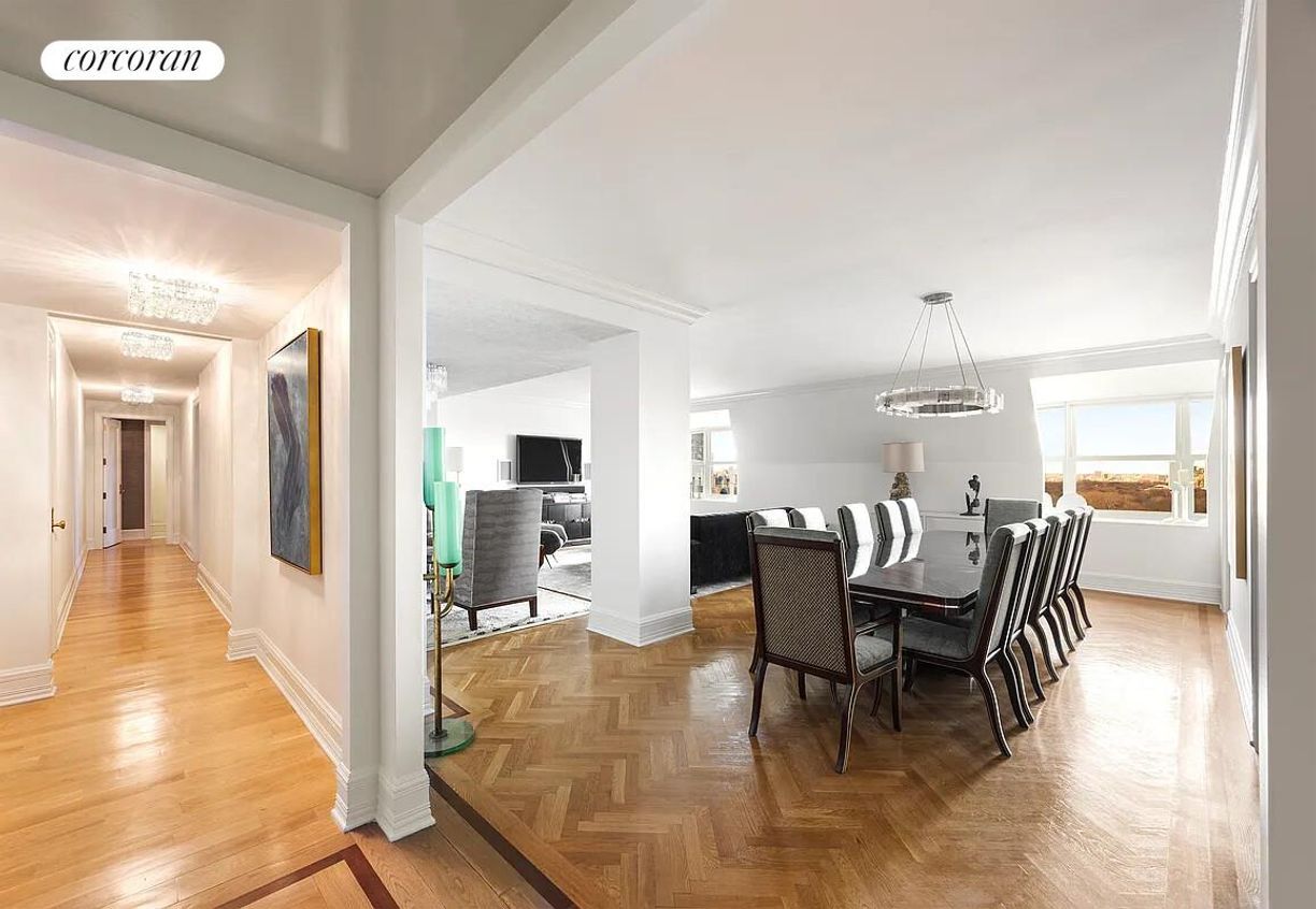 Building Photo - 1 Central Park S