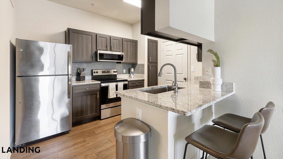 Building Photo - 3250 Hudson Crossing