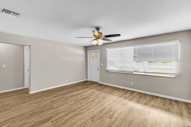 Building Photo - 319 Sw 9Th Ave