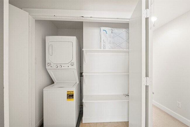 Building Photo - 3726 Main Poplar Dr