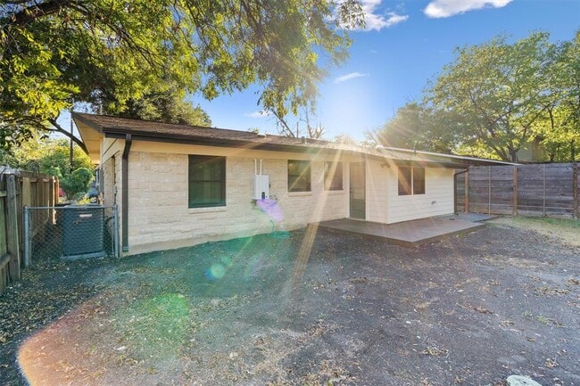 Building Photo - 406 Hammack Dr