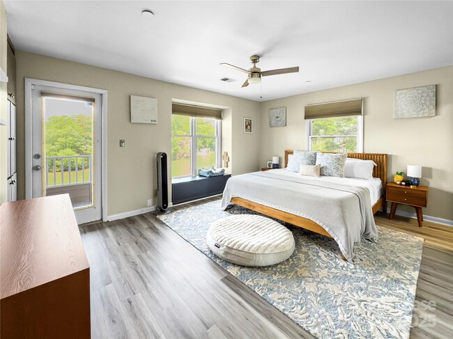 Building Photo - 9808 Emerald Point Dr