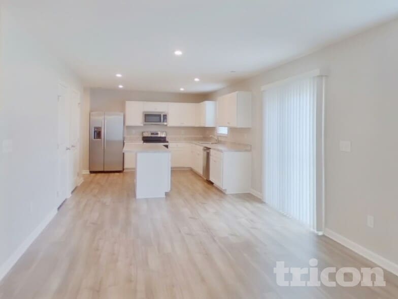 Building Photo - 5772 Camp Ct