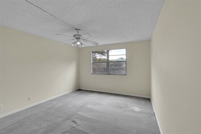 Building Photo - 1604 Abaco Dr