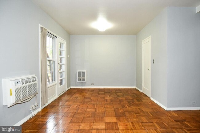 Building Photo - 3132 Martha Custis Dr
