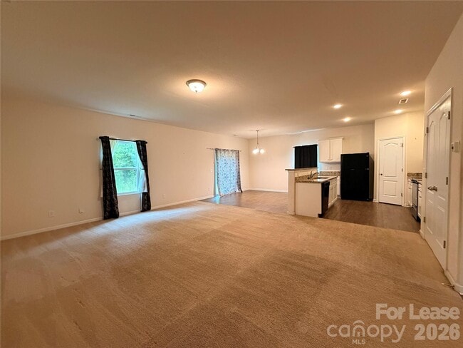 Building Photo - 6562 Paw Village Rd