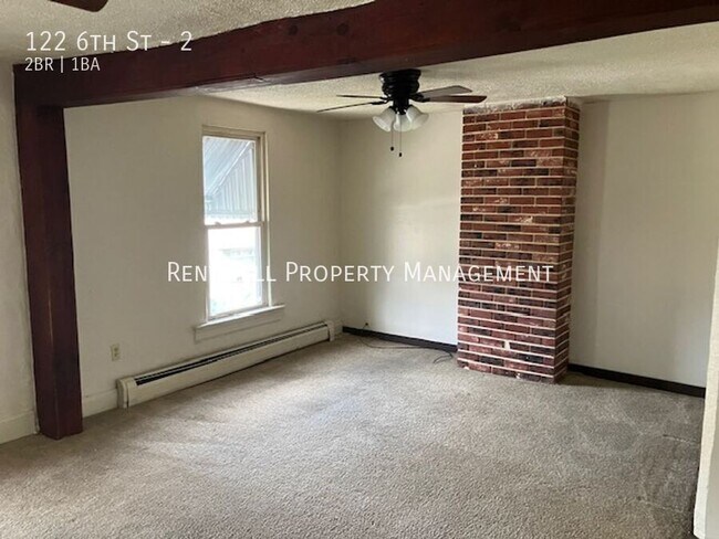 Building Photo - 122 6th St