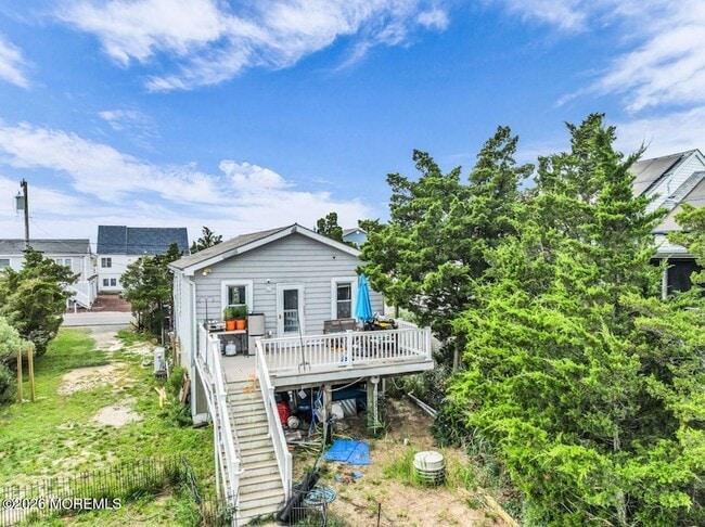 Building Photo - 392 Dock Rd