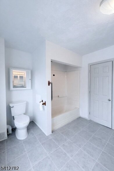 Building Photo - 10 Vannatta St