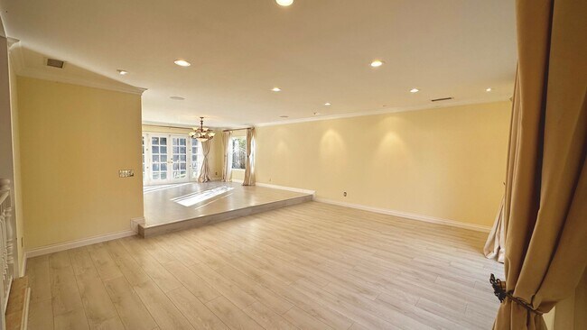 Building Photo - ABSOLUTELY STUNNING ENTERTAINER HOME (4 be...