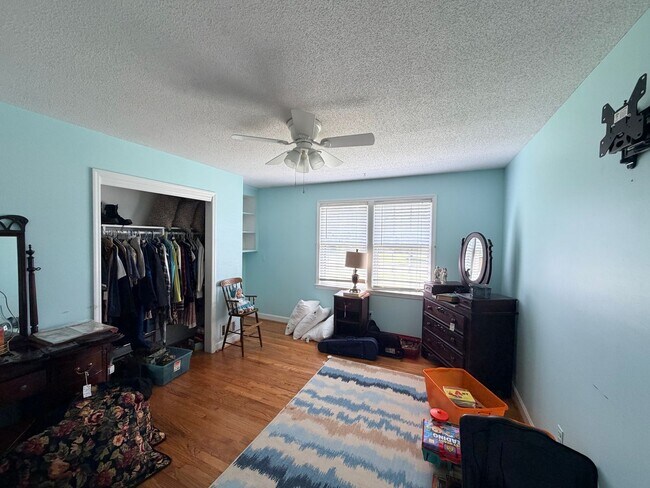Building Photo - 839 Malibu Dr