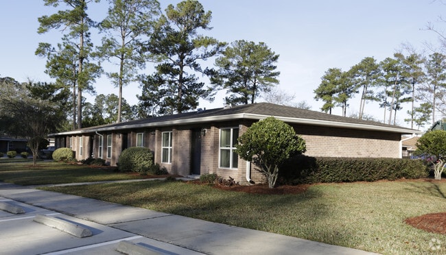 Primary Photo - Pine Terrace III
