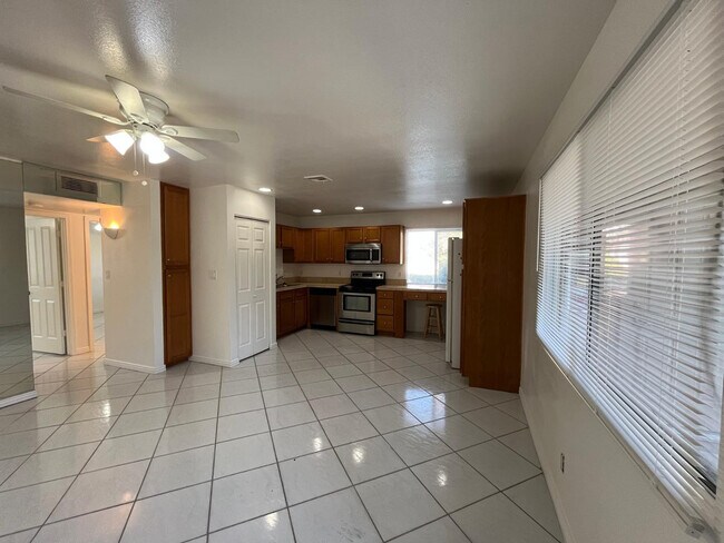 Building Photo - 12440 N 20th St