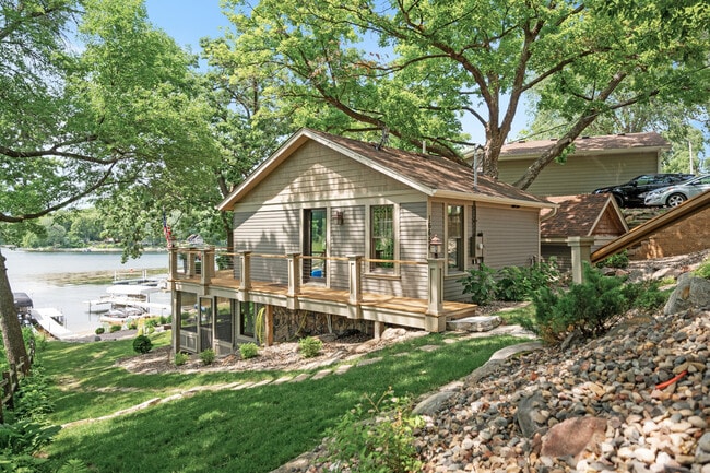 Building Photo - 16654 Inguadona Beach Cir SW