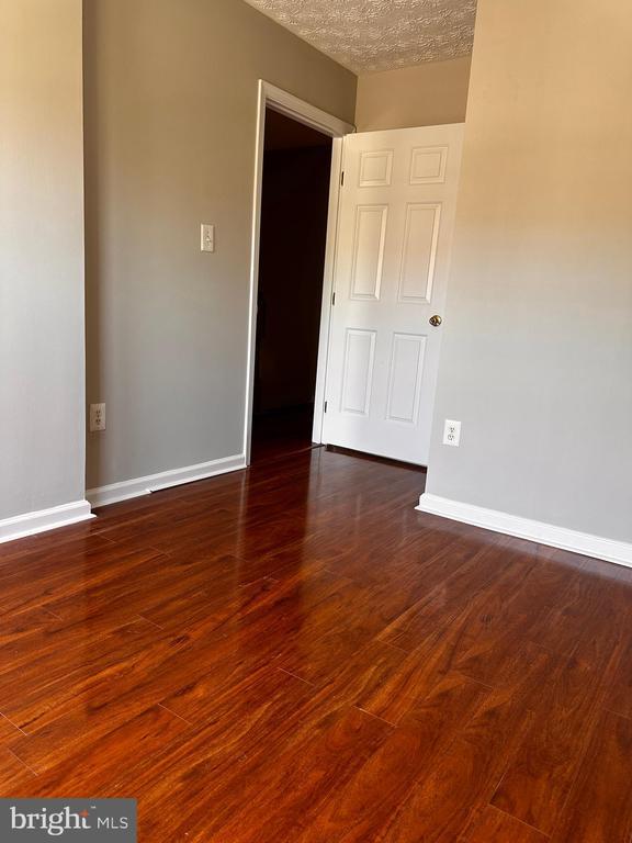 Building Photo - 2722 Thornbrook Ct