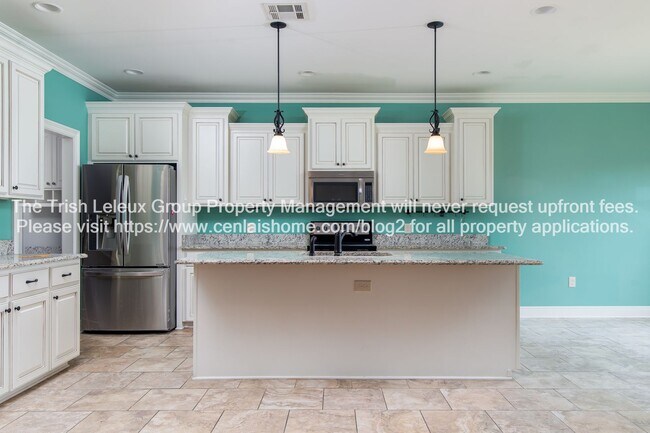 Building Photo - 5228 Bluebird Ln